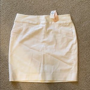 NWT - Banana Republic white pencil skirt